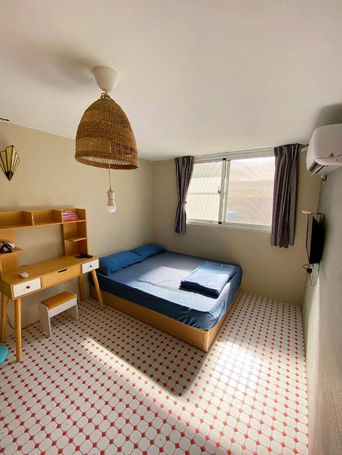 四季小空間 Apartment Pingtung Bagian luar foto