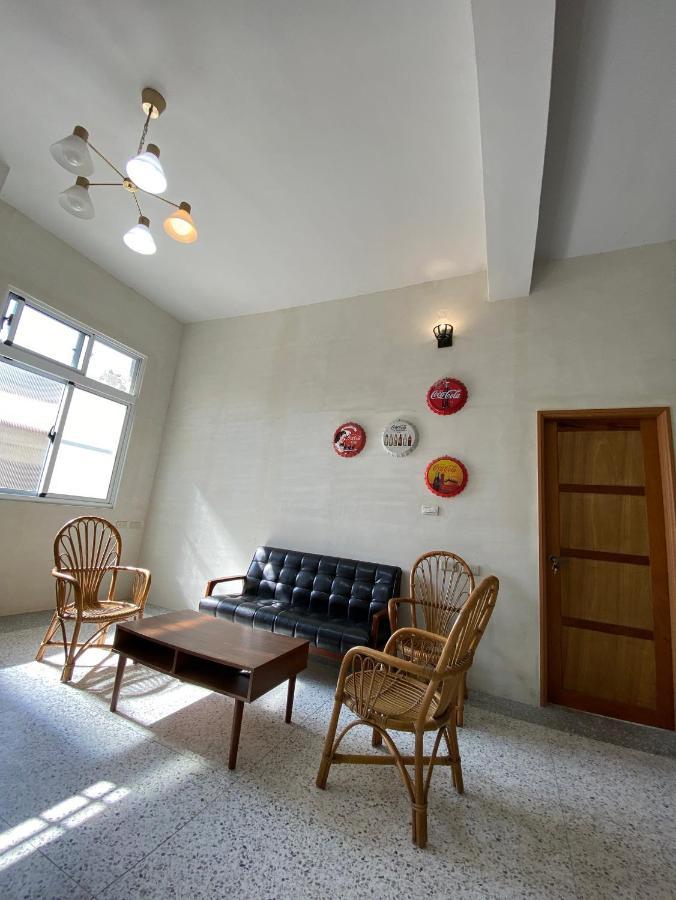 四季小空間 Apartment Pingtung Bagian luar foto