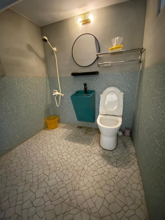 四季小空間 Apartment Pingtung Bagian luar foto