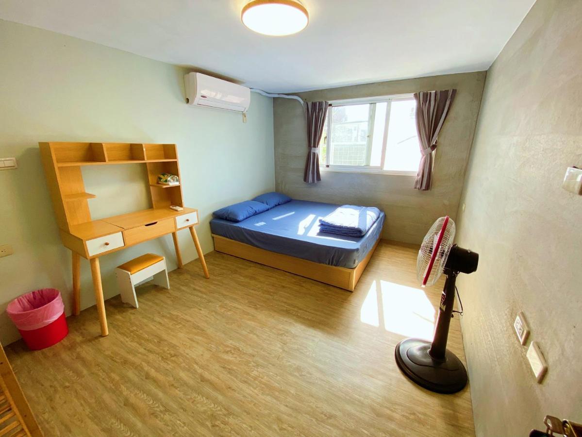 四季小空間 Apartment Pingtung Bagian luar foto