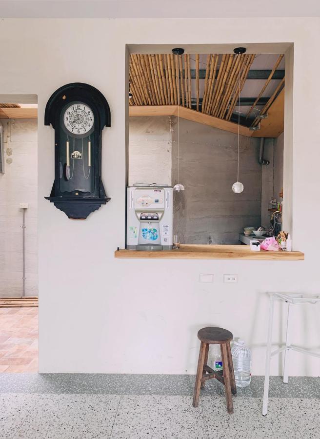 四季小空間 Apartment Pingtung Bagian luar foto