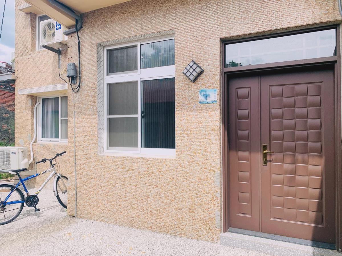 四季小空間 Apartment Pingtung Bagian luar foto